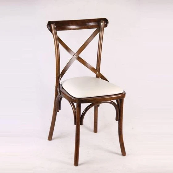 wood-wedding-chairs-1.webp