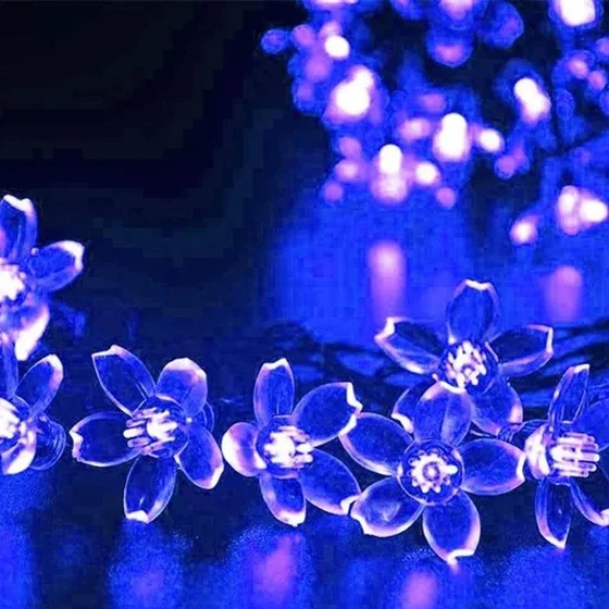 flower-blue-string-lights-2.webp