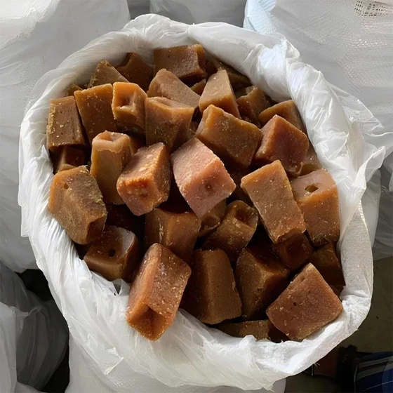 brown-jaggery-cubes-2.webp