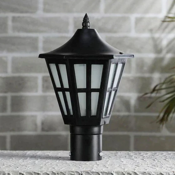 designer-gate-lamp-2.webp