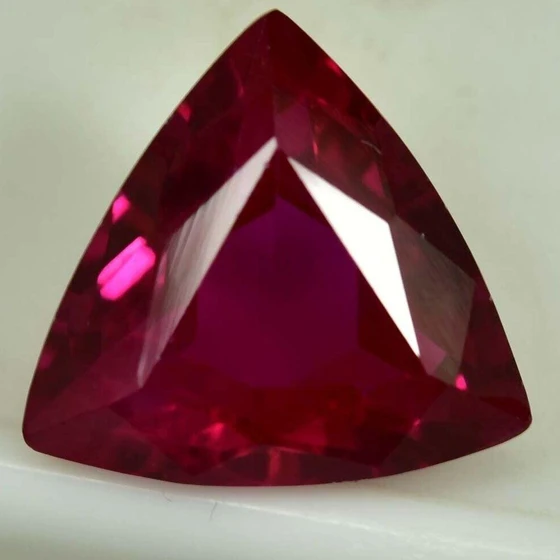 mozambique-red-gemstones-2.webp