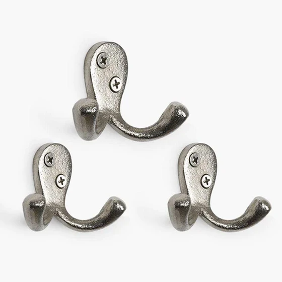 metal-silver-hooks-2.webp