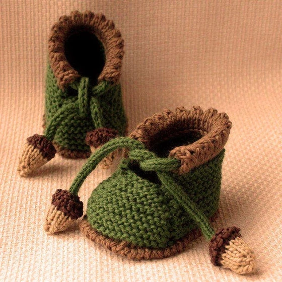 handmade-crochet-booties-2.webp