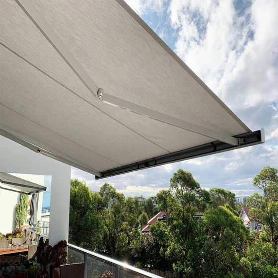 sun-protection-flexible-awning-2.webp