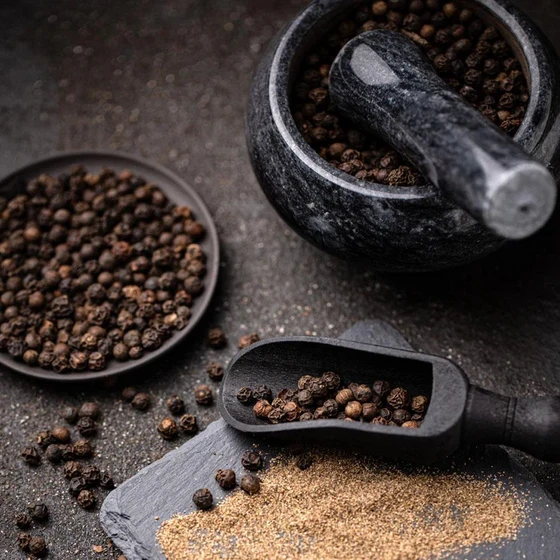 smoked-black-peppercorns-2.webp