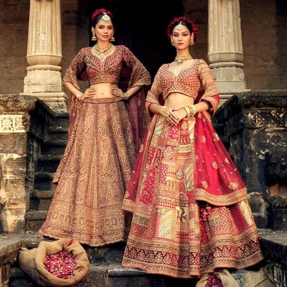 designer-bridal-lehengas-2.webp