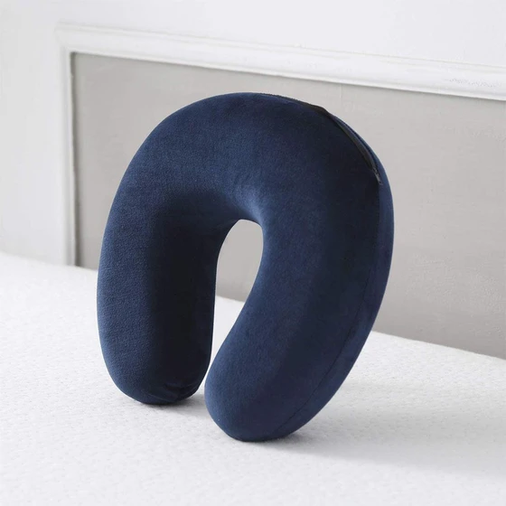 u-shaped-neck-pillow-1.webp