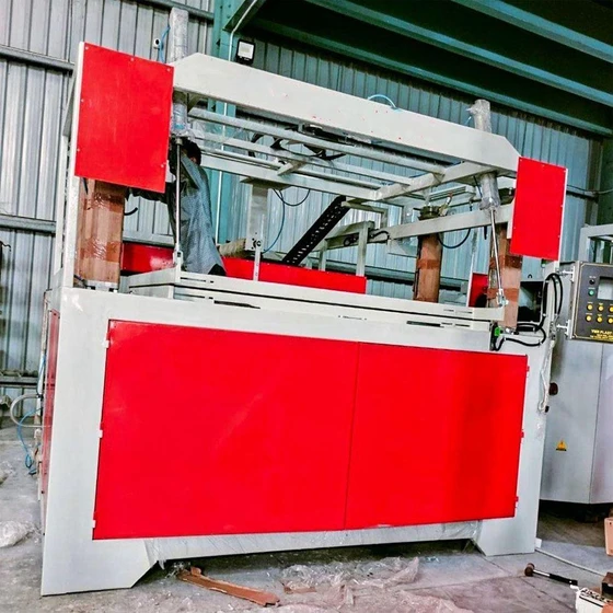 ms-vacuum-forming-machine-2.webp