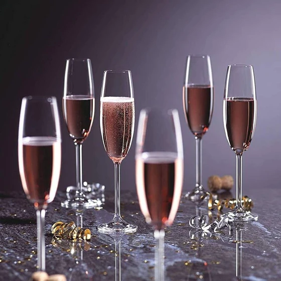transparent-wine-glasses-2.webp