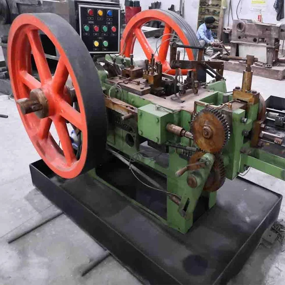 screw-making-machine-2.webp