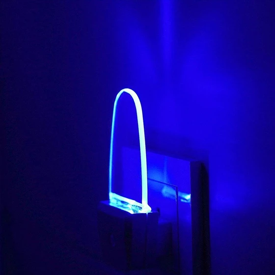 led-night-lamp-2.webp