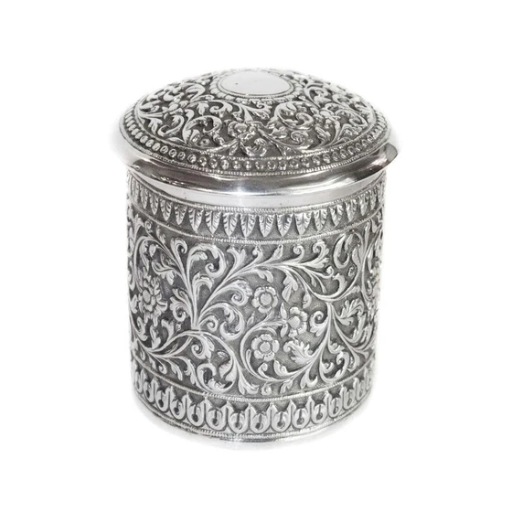 silver-tea-container-1.webp