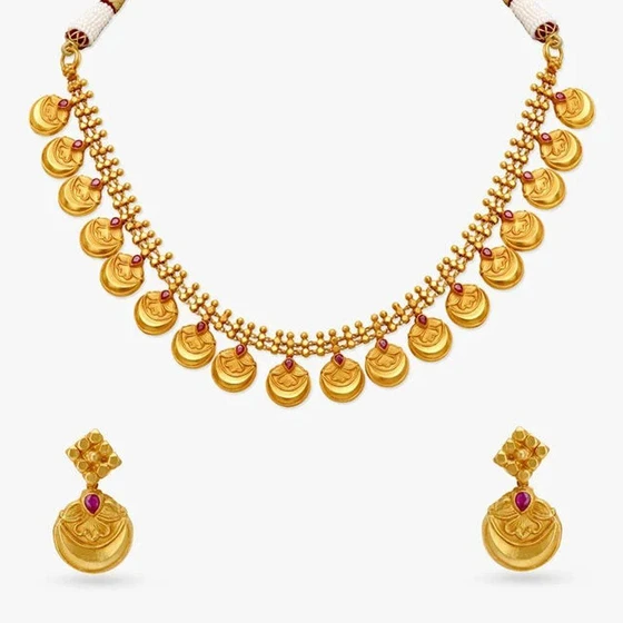royal-necklace-set-1.webp