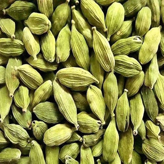 whole-green-cardamom-2.webp