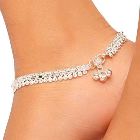 skin-friendly-silver-payal-2.webp