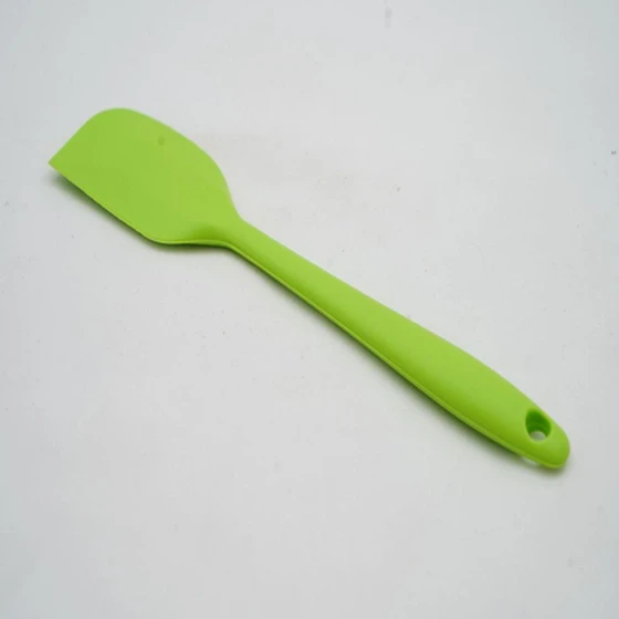 silicone-spatula-baking-1.webp