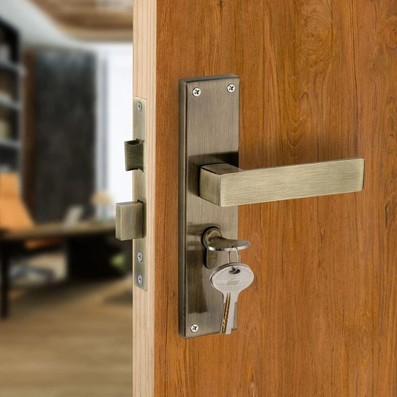 wooden-door-lock-2.webp
