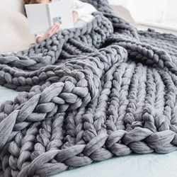 Knitted, breathable and weighted blanket woven