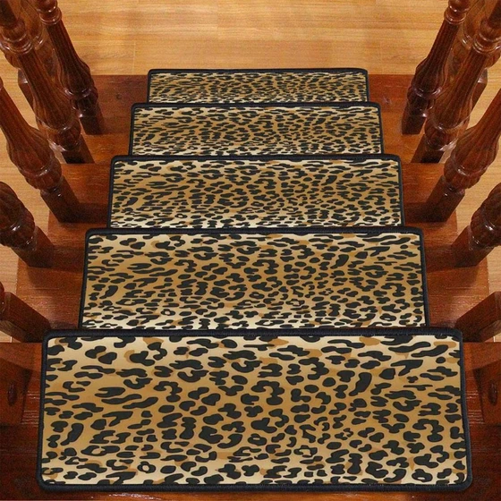 leopard-stair-runner-carpet-1.webp