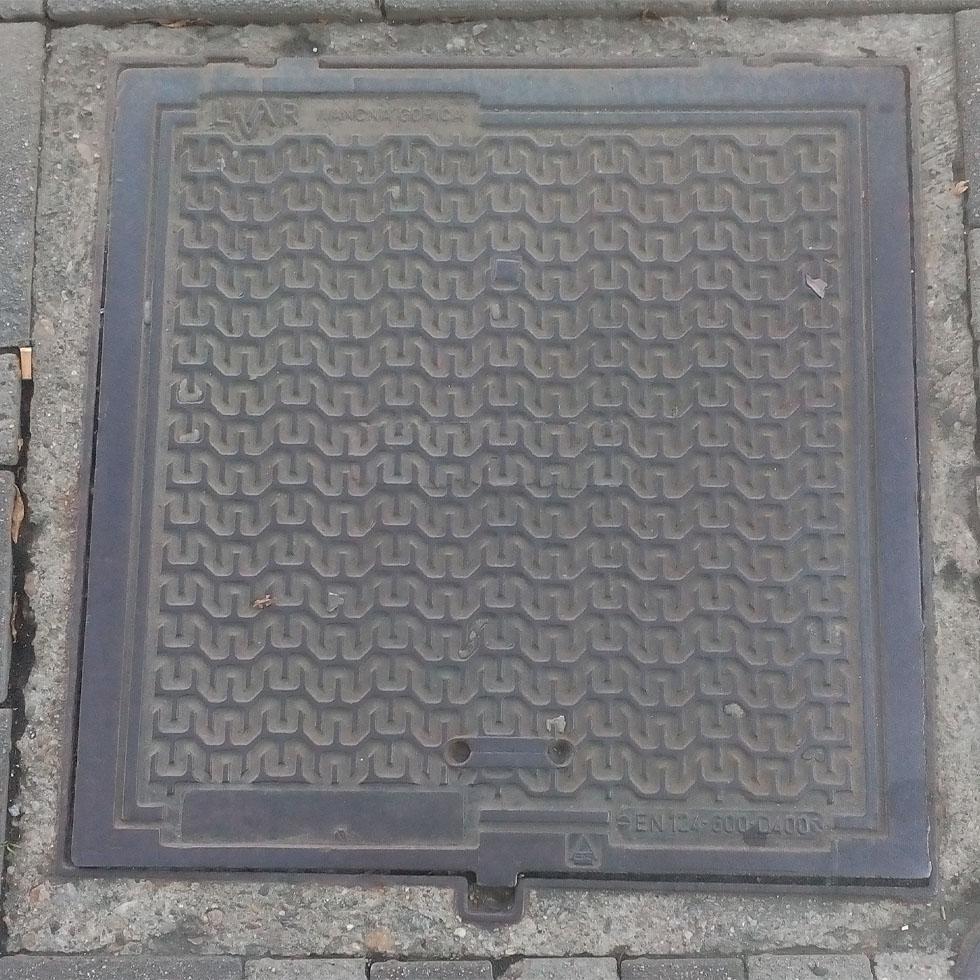 CI Rectangular Manhole Covers Image