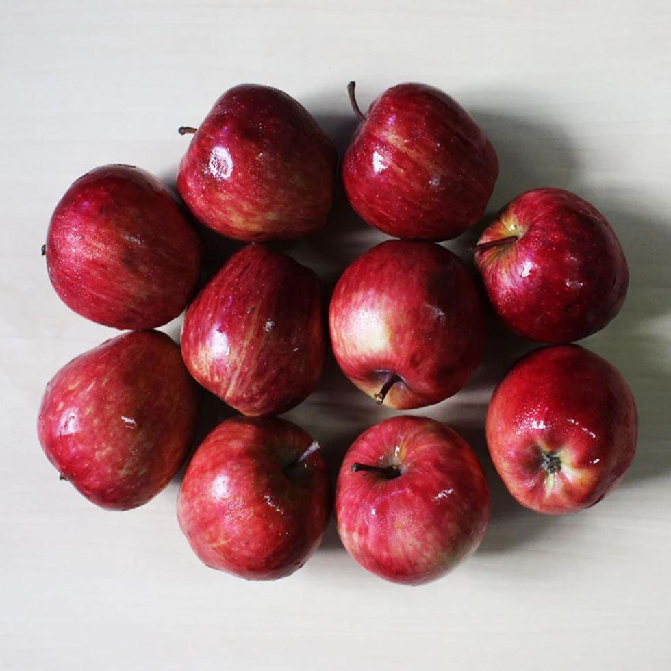 Delicious Apple Fruit Image