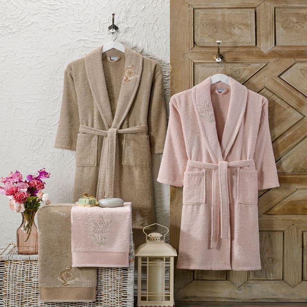 Embroidered Bathrobe Set Image