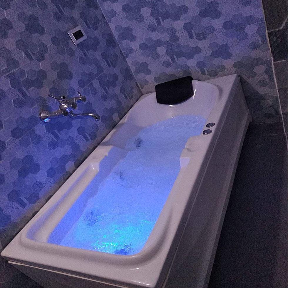 Fiberglass Massage Bathtub Image