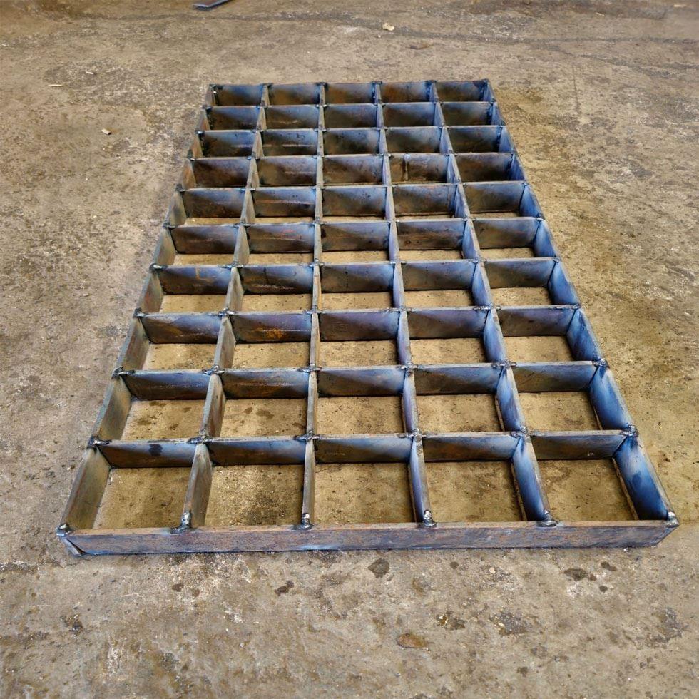 Gratings Surface Drainage Image