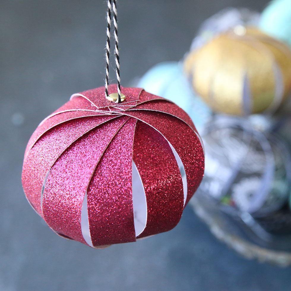 Handmade Paper Xmas Ball Image