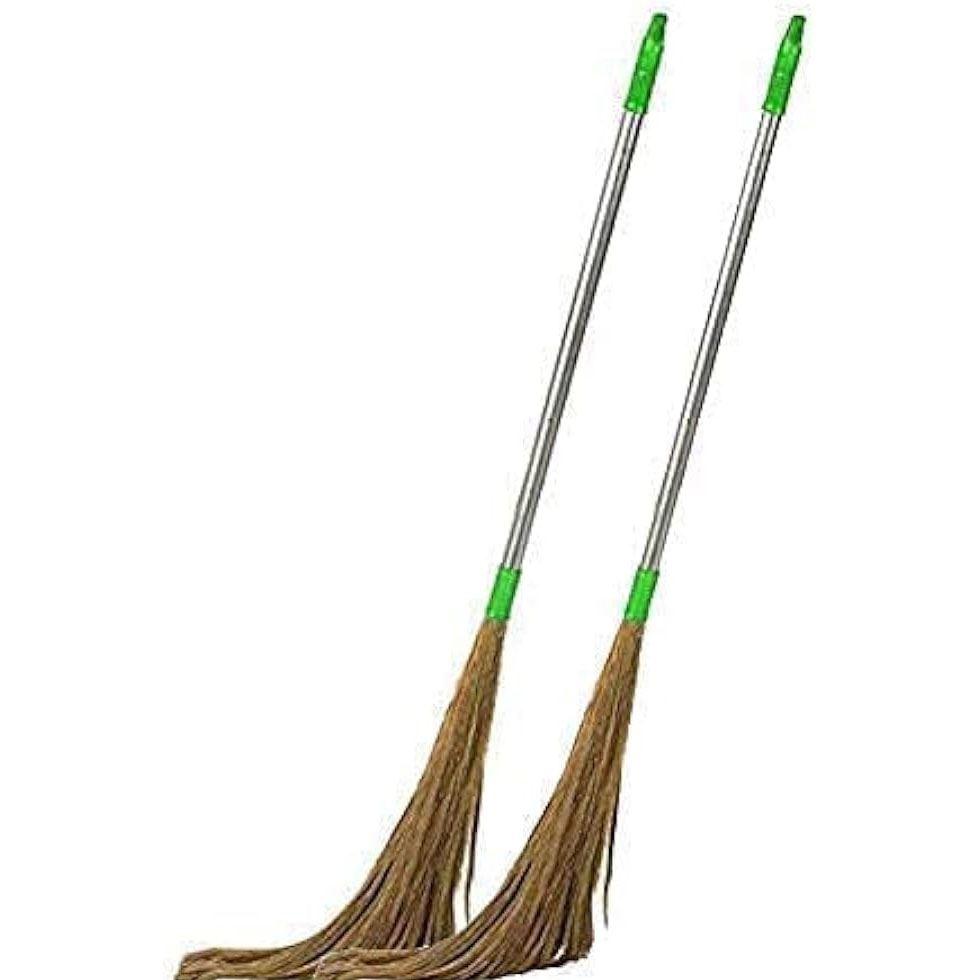 Lock Grass Brooms Image