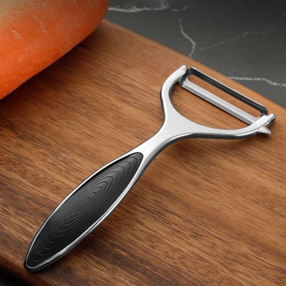 Metal Vegetable Peeler Image