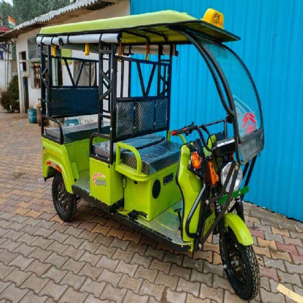 Operated E Rickshaw Image