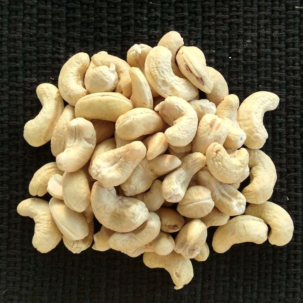 Organic Raw Cashew Nuts Image