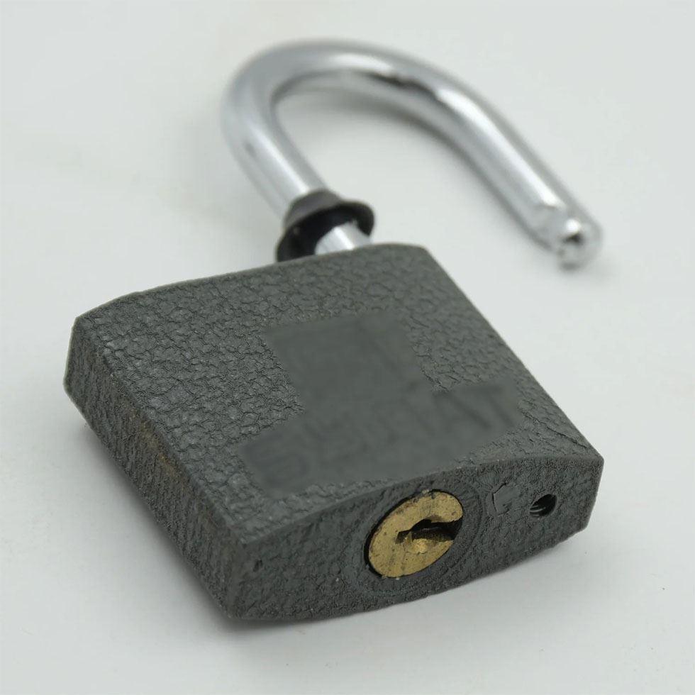 Pad Iron Lock Image