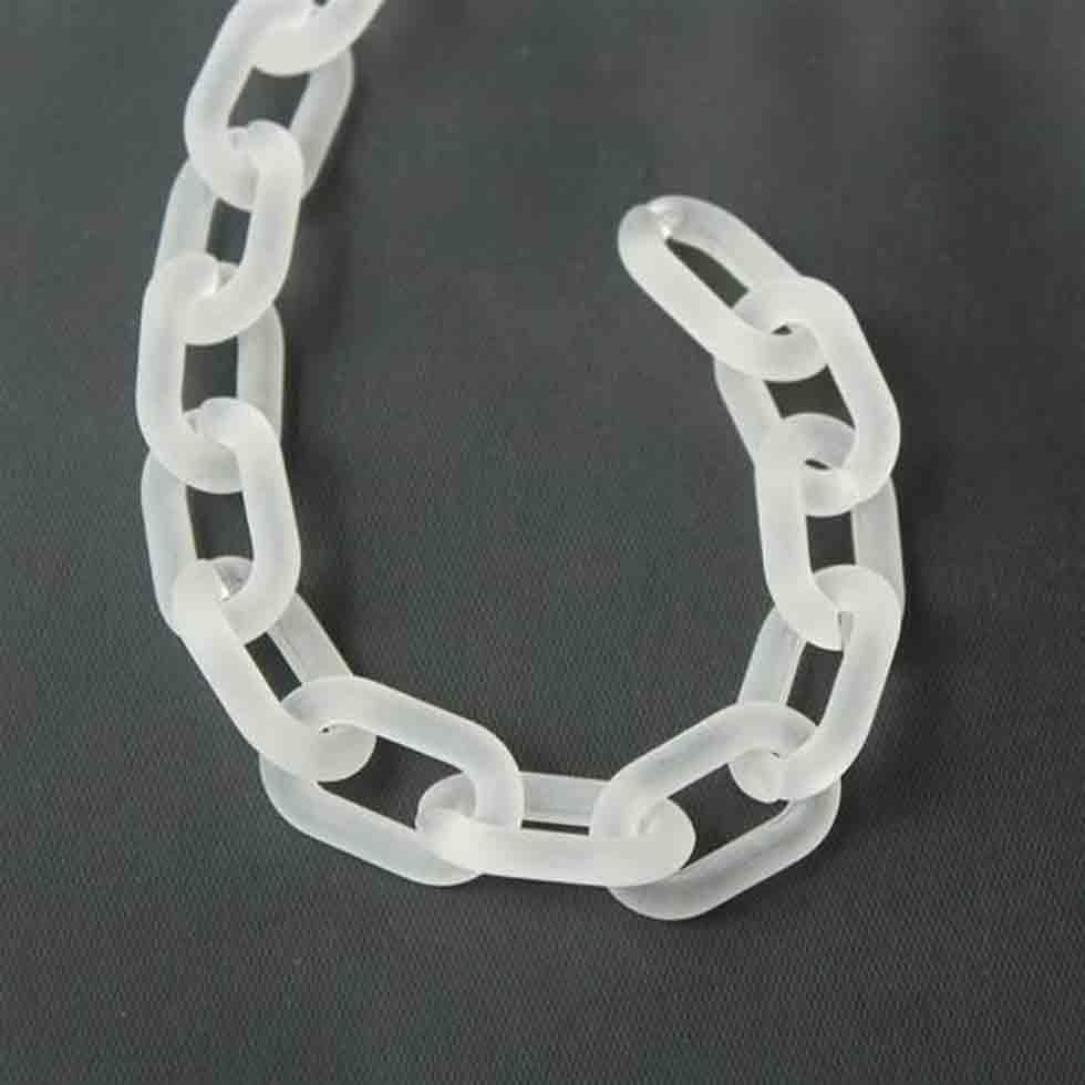 White Plastic Chain Oval Image